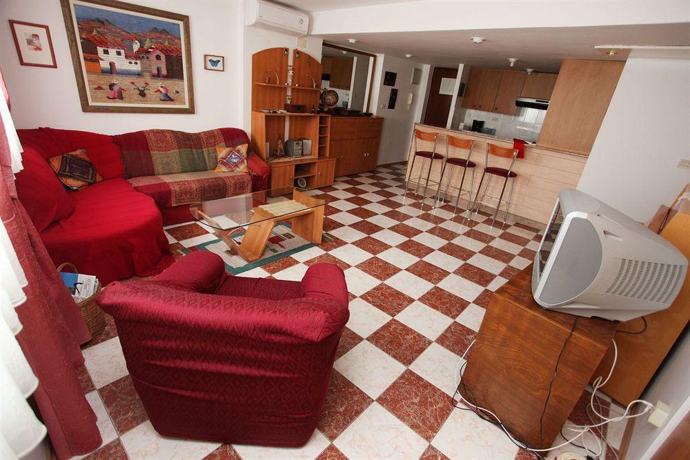 Split Apartments Peric Esterno foto