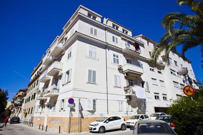 Split Apartments Peric Esterno foto