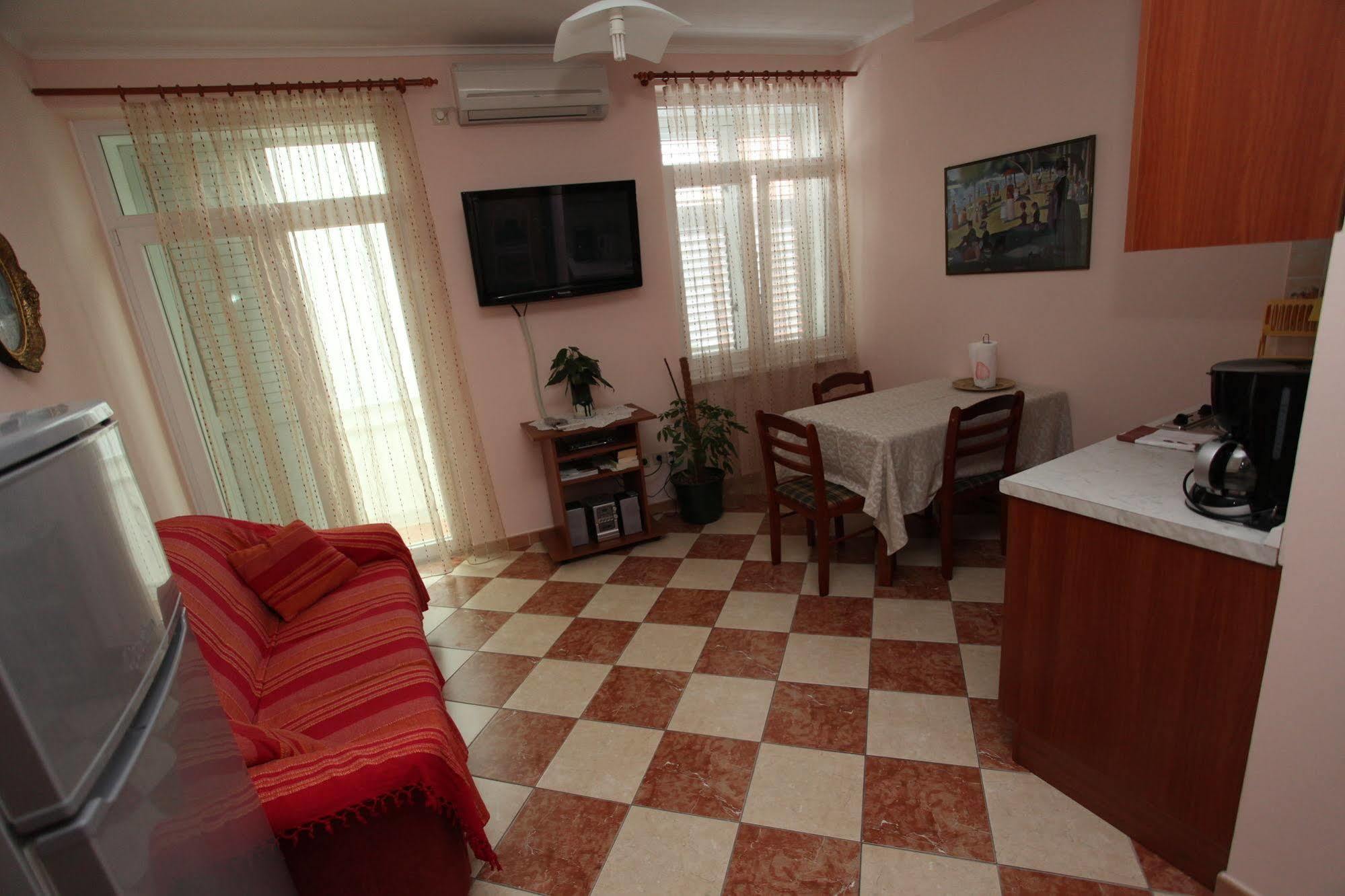 Split Apartments Peric Esterno foto
