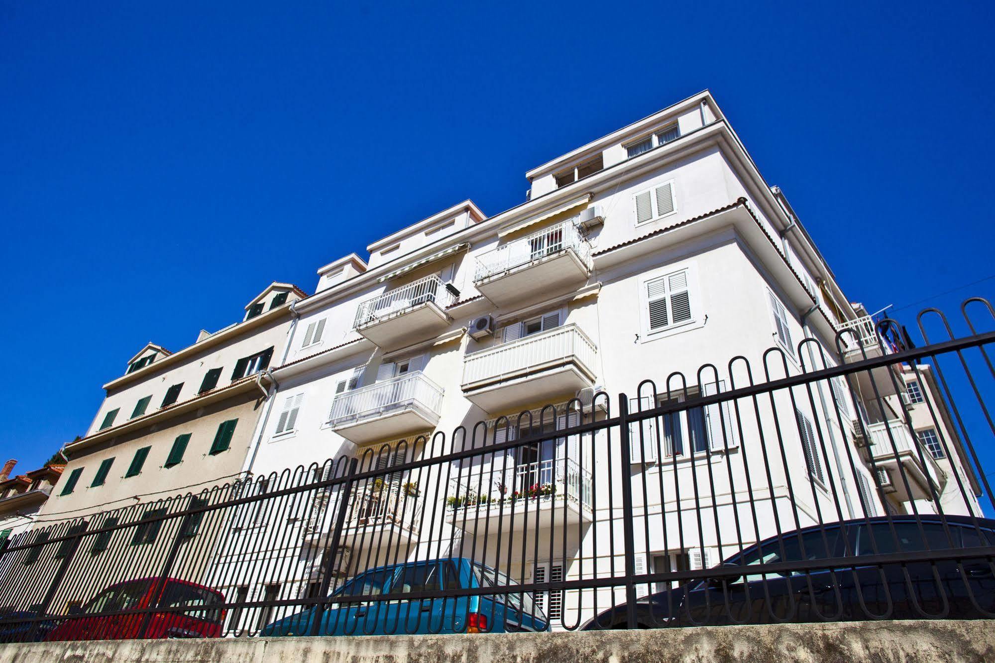 Split Apartments Peric Esterno foto