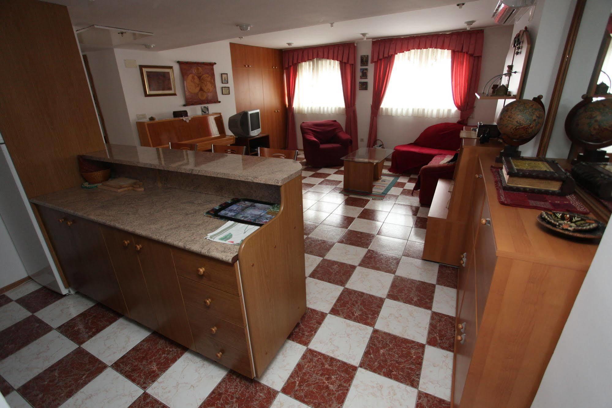 Split Apartments Peric Esterno foto