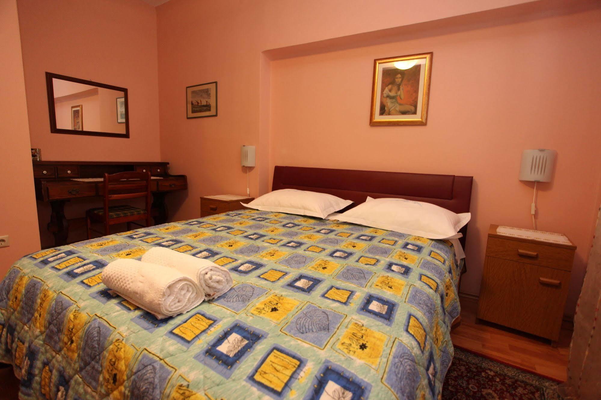 Split Apartments Peric Esterno foto